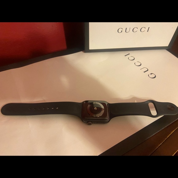 Space grayApple Watch Series for cellular and GPS - Picture 3 of 3